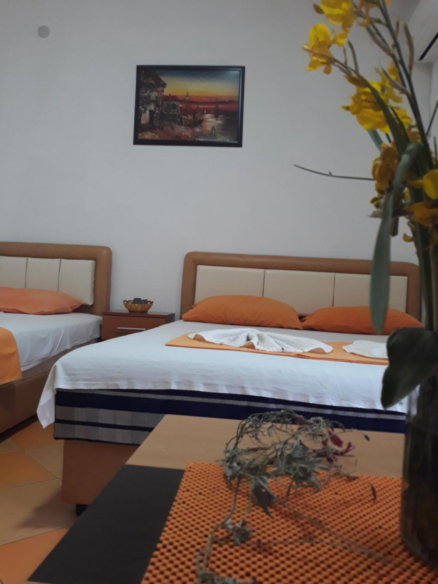 Apartments Aza Dobra Voda Chambre photo