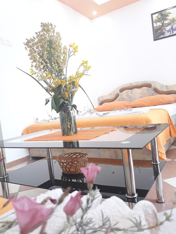 Apartments Aza Dobra Voda Extérieur photo